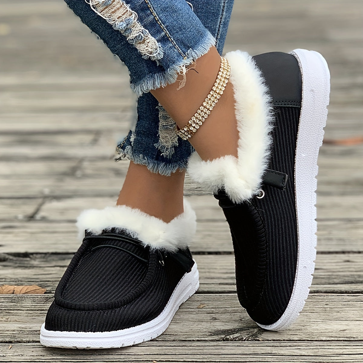 Women's Plush Lined Sneakers, Round Toe Slip On Low Top Flat Shoes, Winter Warm Outdoor Shoes